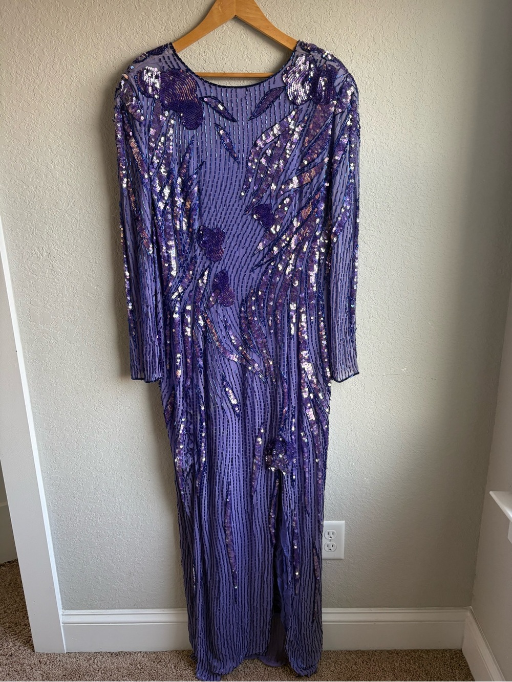 Niteline by Della Roufogali Purple Silk Beaded Sequin Evening Gown size 20